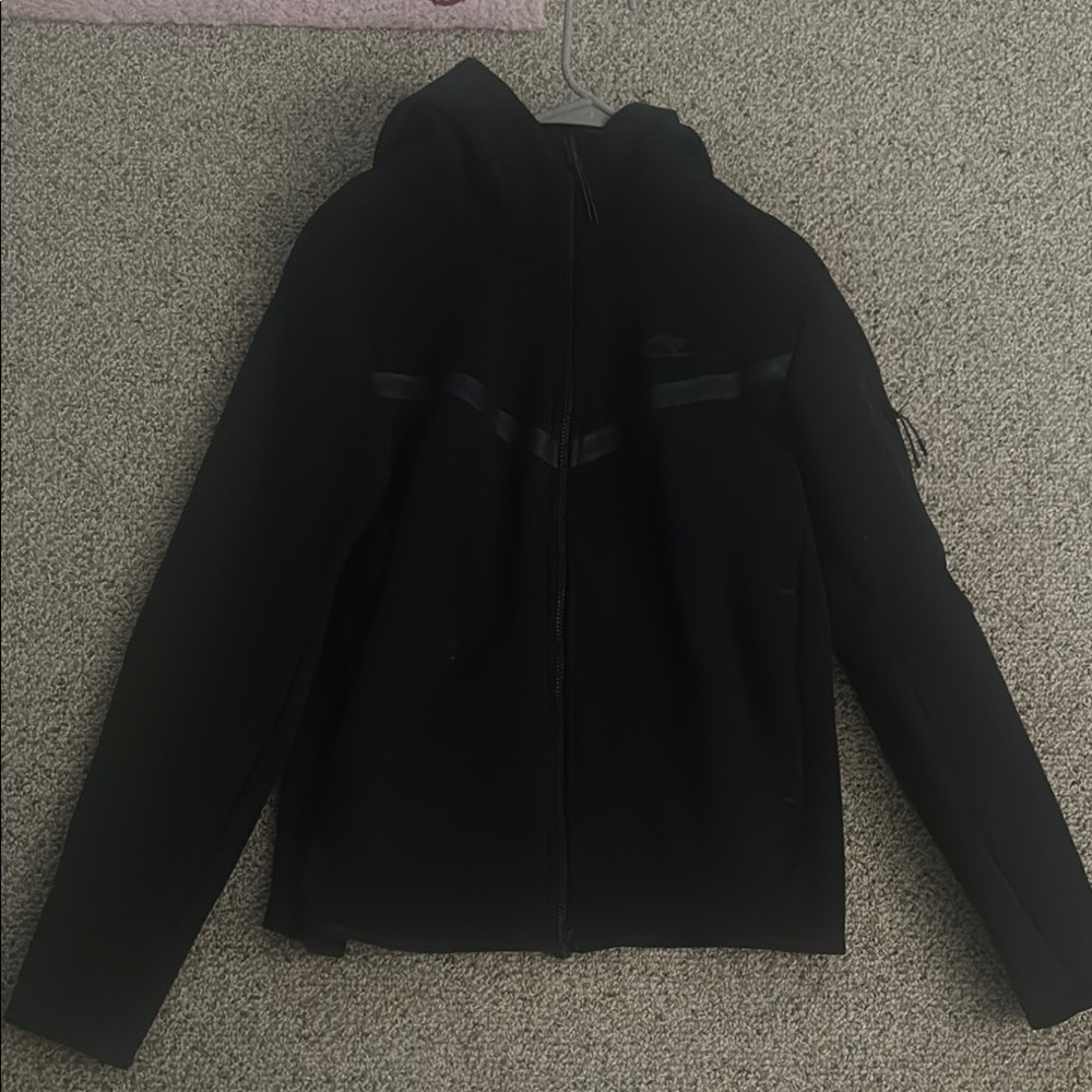 Black Nike Tech Fleece